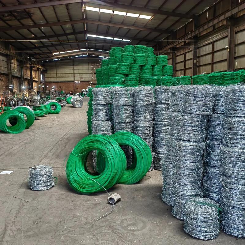 刺繩隔離柵 守護(hù)安全的堅(jiān)固屏障